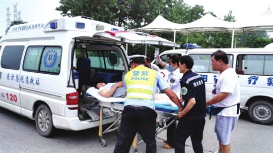 救護(hù)車一次多少錢？出車費用太高或成救護(hù)難題？01